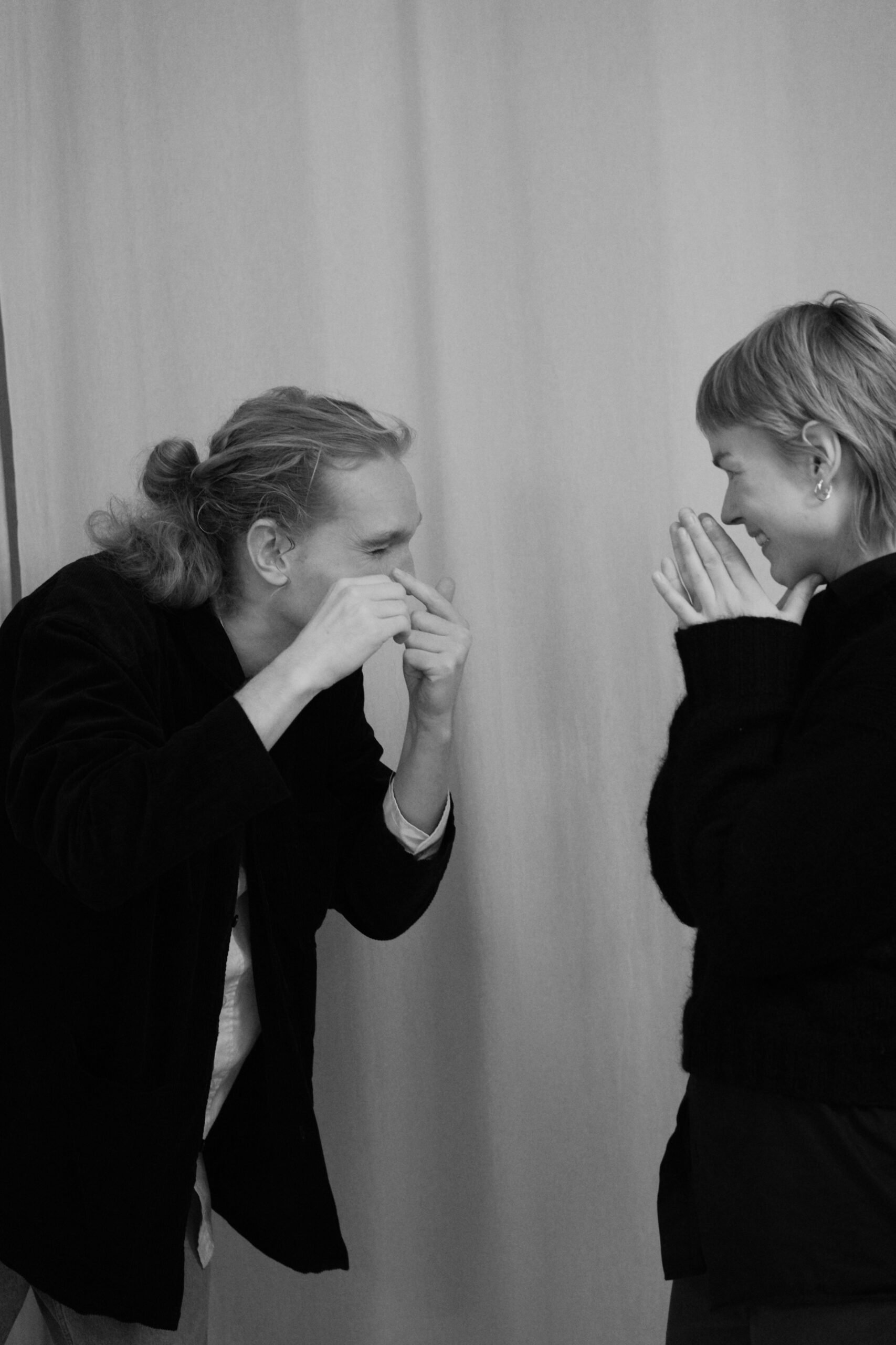 Kaare laver et trylle trick med publikum